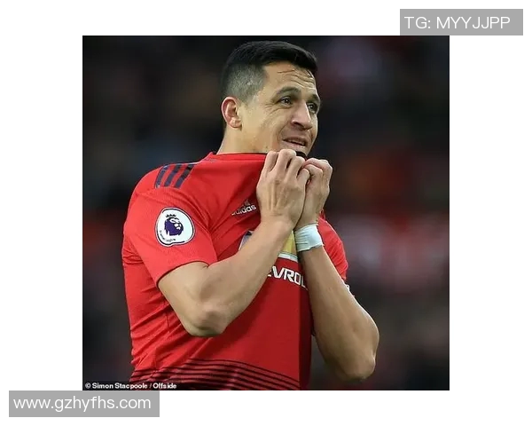 曼联宣布桑切斯将暂时离队,遭遇伤病困扰 曼联宣布桑切斯将暂时离队,遭遇伤病困扰