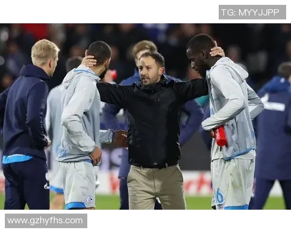 沙尔克04五连败，危机仍未解除主场负于弗赖堡势头难挡